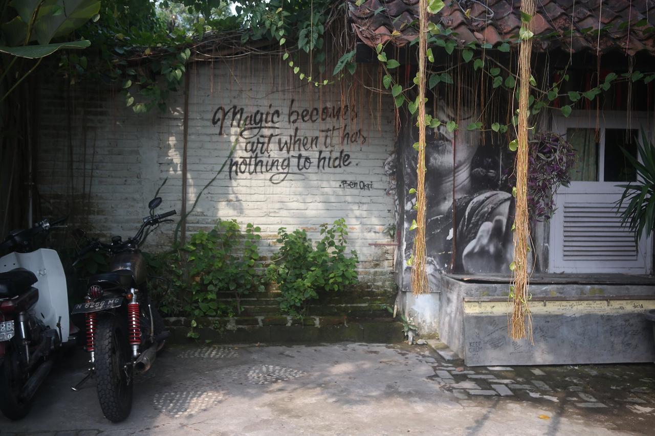 Abrakadabra! Artbnb Yogyakarta Exterior foto