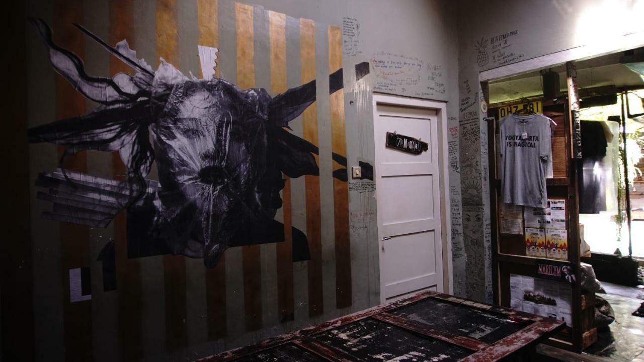 Abrakadabra! Artbnb Yogyakarta Exterior foto